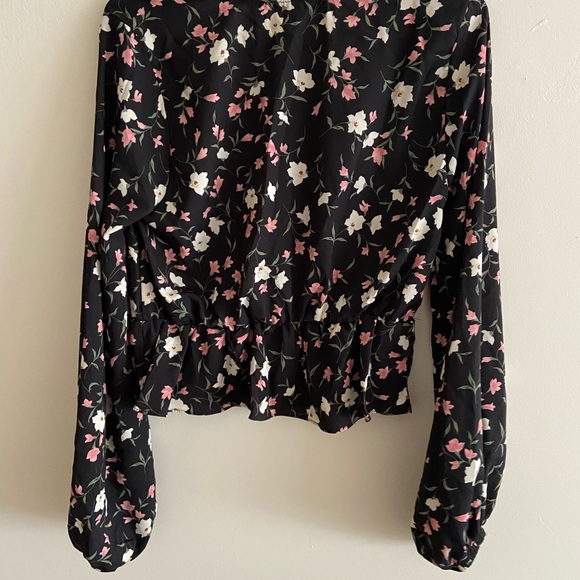 Floral Flowy Top - Picture 2 of 4